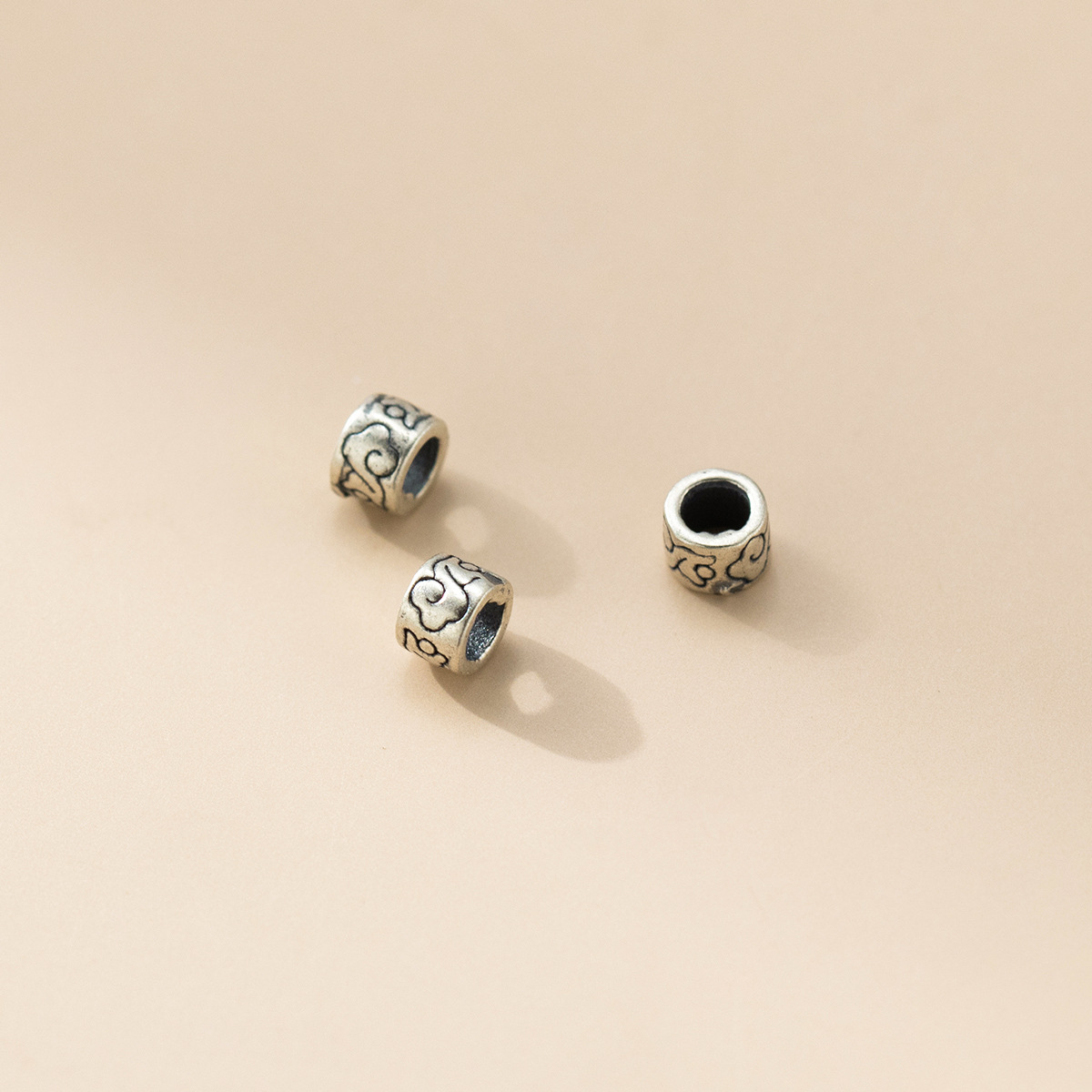 خرز فضة 925 بتصميم سحابة بفتحة - مراجعة Jewelry Making In La وسعره