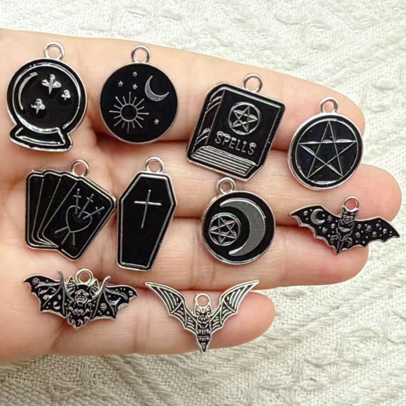 10 قطع من الحلي المعدنية المطل - مراجعة Jewelry Making Guide Book وسعره